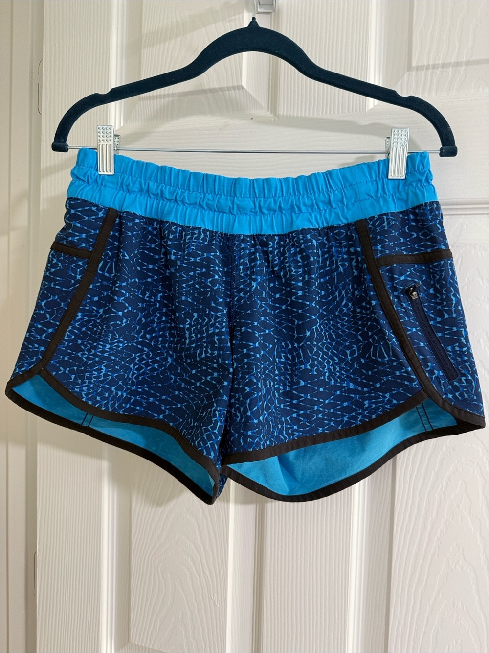 Lululemon Women’s Blue Patterned Athletic Shorts